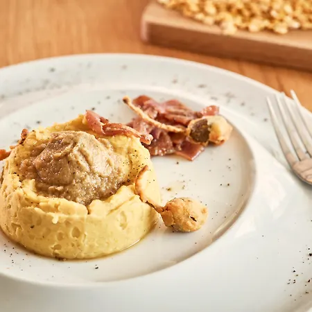 Poseidon Of Paros & 5*