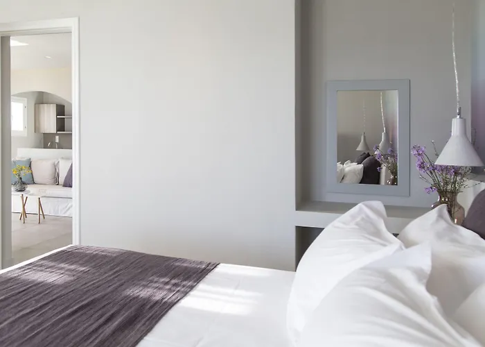 Poseidon Of Paros & Otel 5*