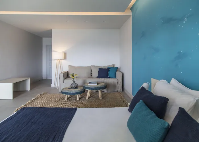 Poseidon Of Paros & Otel