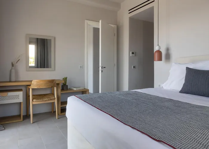 Poseidon Of Paros & 5* Chrisi Akti (Paros)