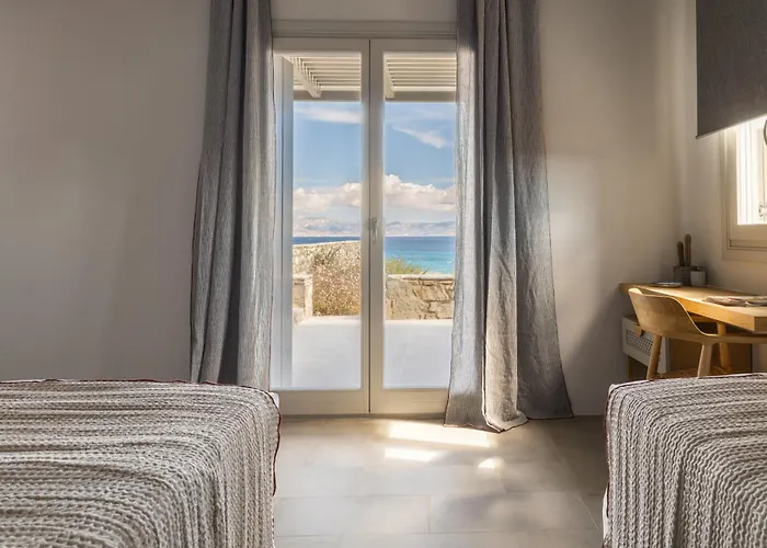 Poseidon Of Paros & Otel Chrisi Akti (Paros)