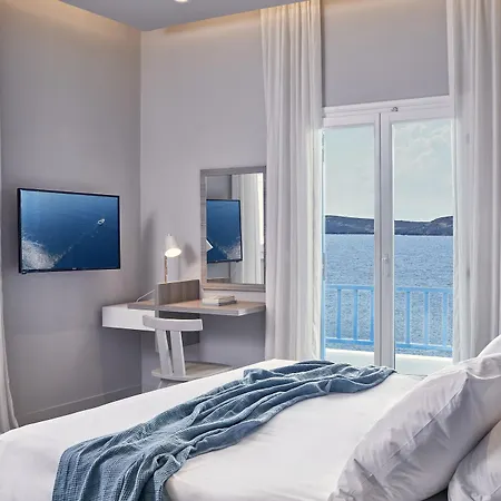 Poseidon Of Paros & Hotel Chrisi Akti (Paros)