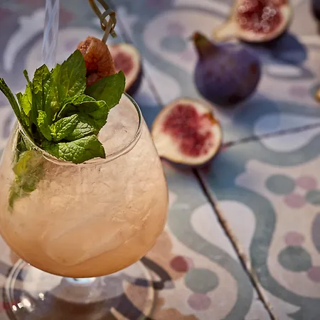 Poseidon Of Paros & Отель