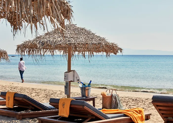 Poseidon Of Paros & Отель Хриси-Акти