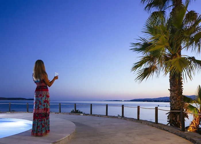 Poseidon Of Paros & Hotel 5*