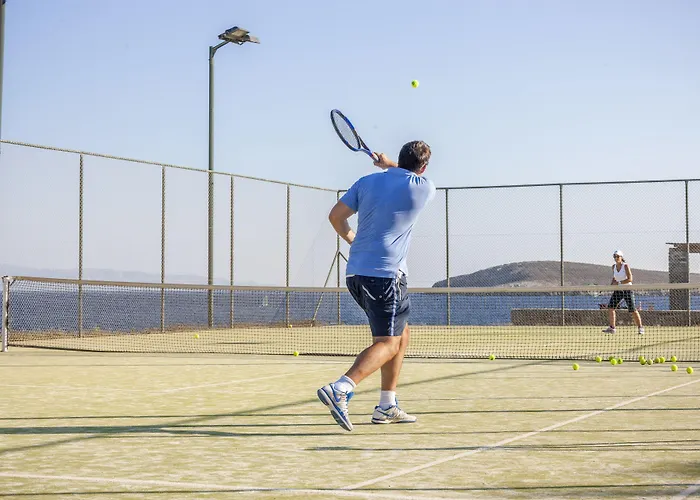 Отель Poseidon Of Paros & Хриси-Акти